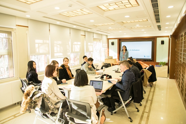 1545182936907884.jpg workshop.jpg